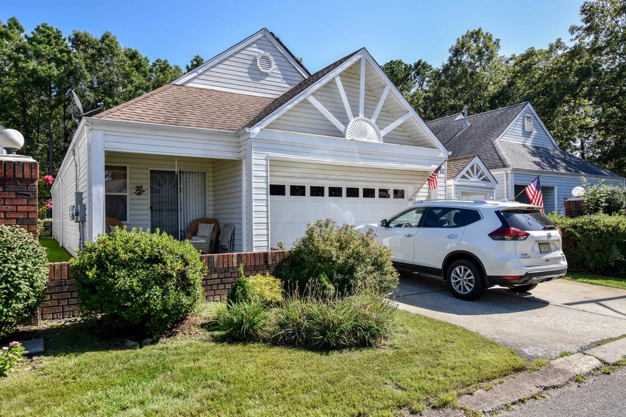 52 Deerfield Drive - Photo 1