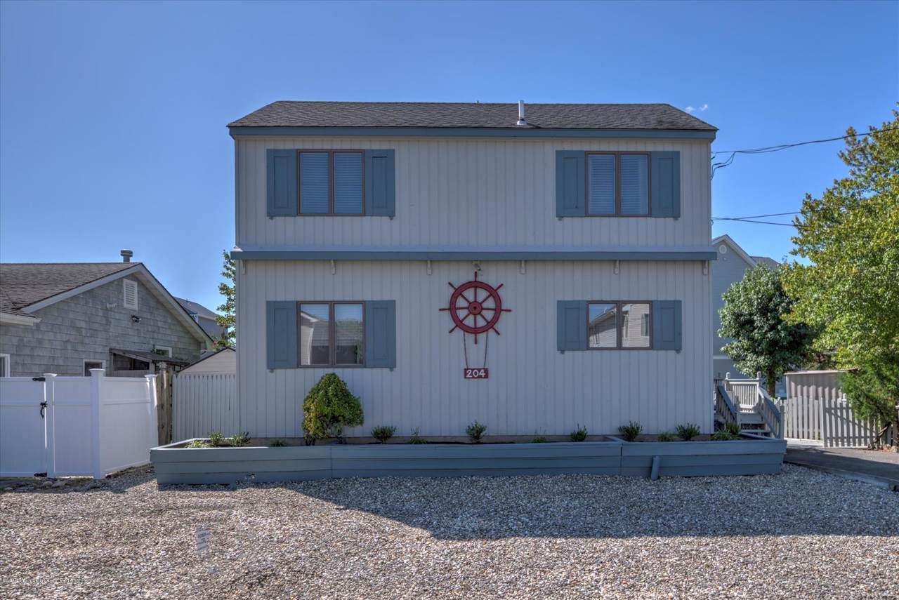 204 Dogwood Drive - Photo 1