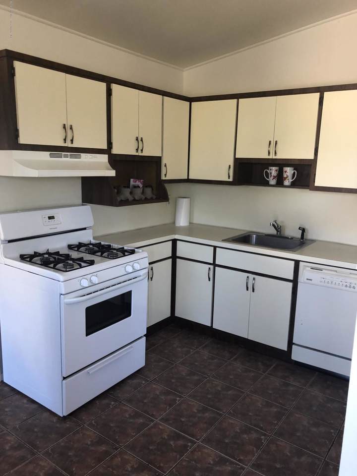 4 Drake Place - Photo 1