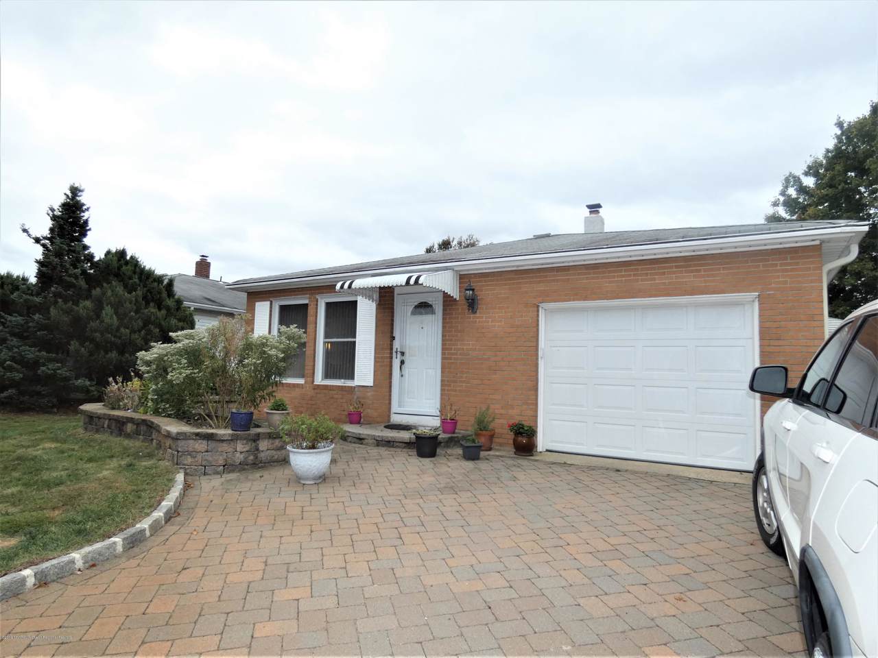 925 Jamaica Boulevard - Photo 1