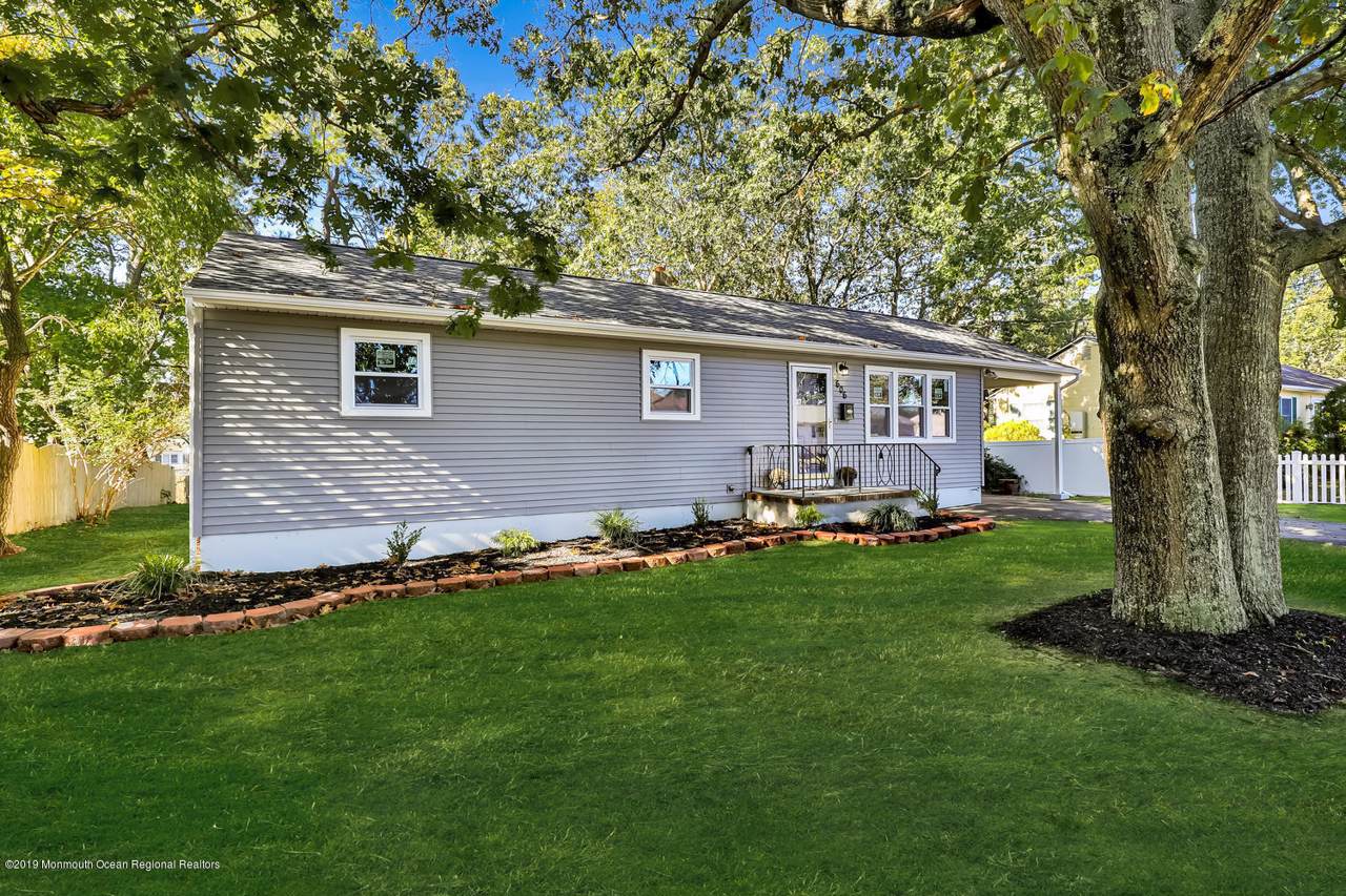 606 Midstreams Road - Photo 1