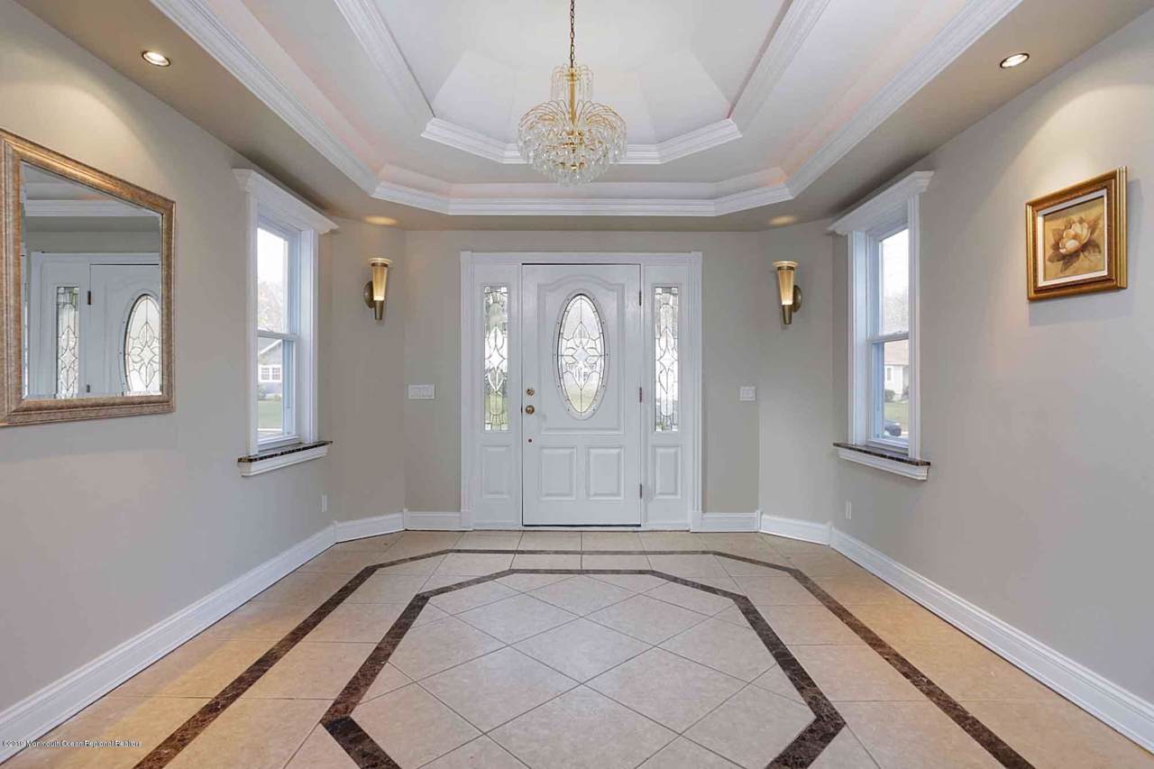 8 Ellen Court - Photo 1