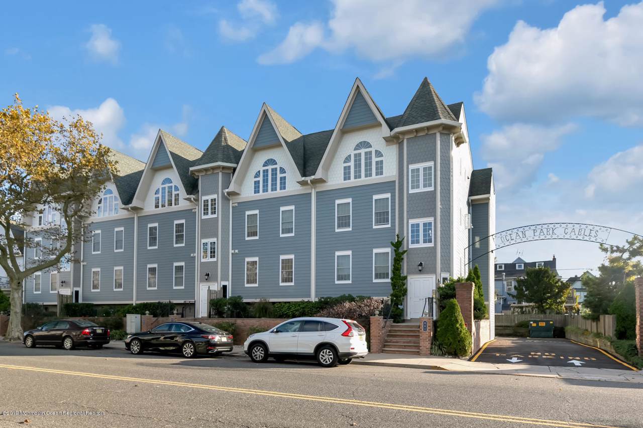 215 Ocean Park Avenue - Photo 1