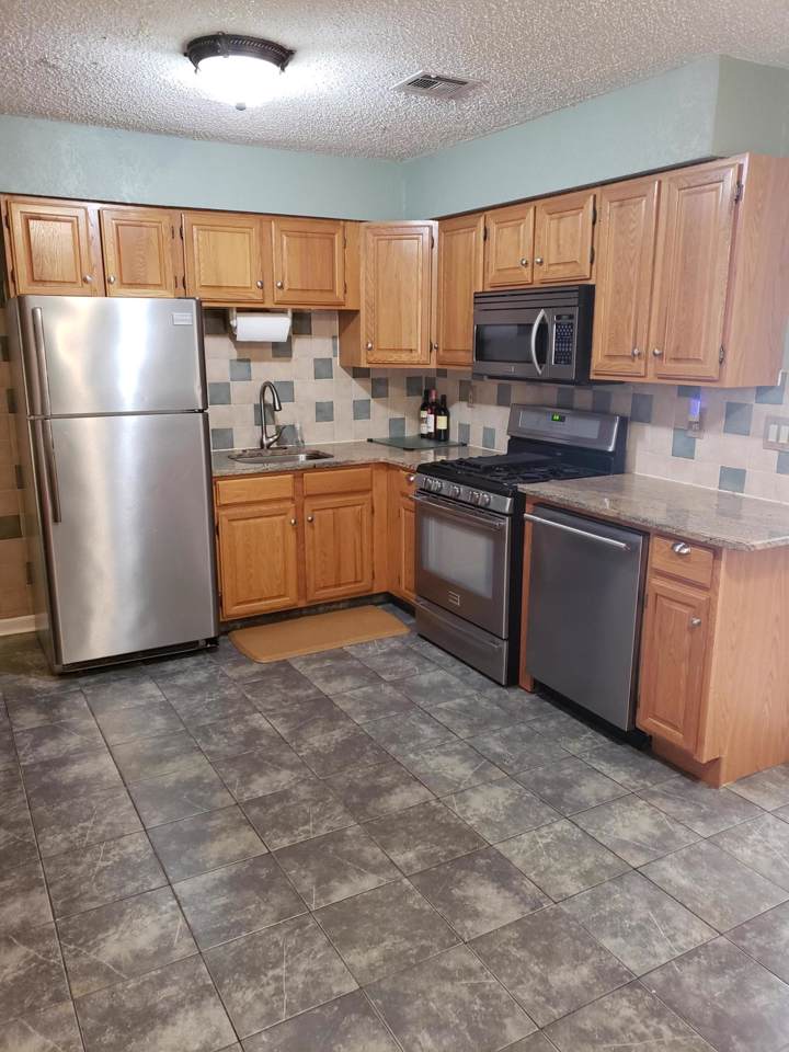 213 Lakewood Avenue - Photo 1