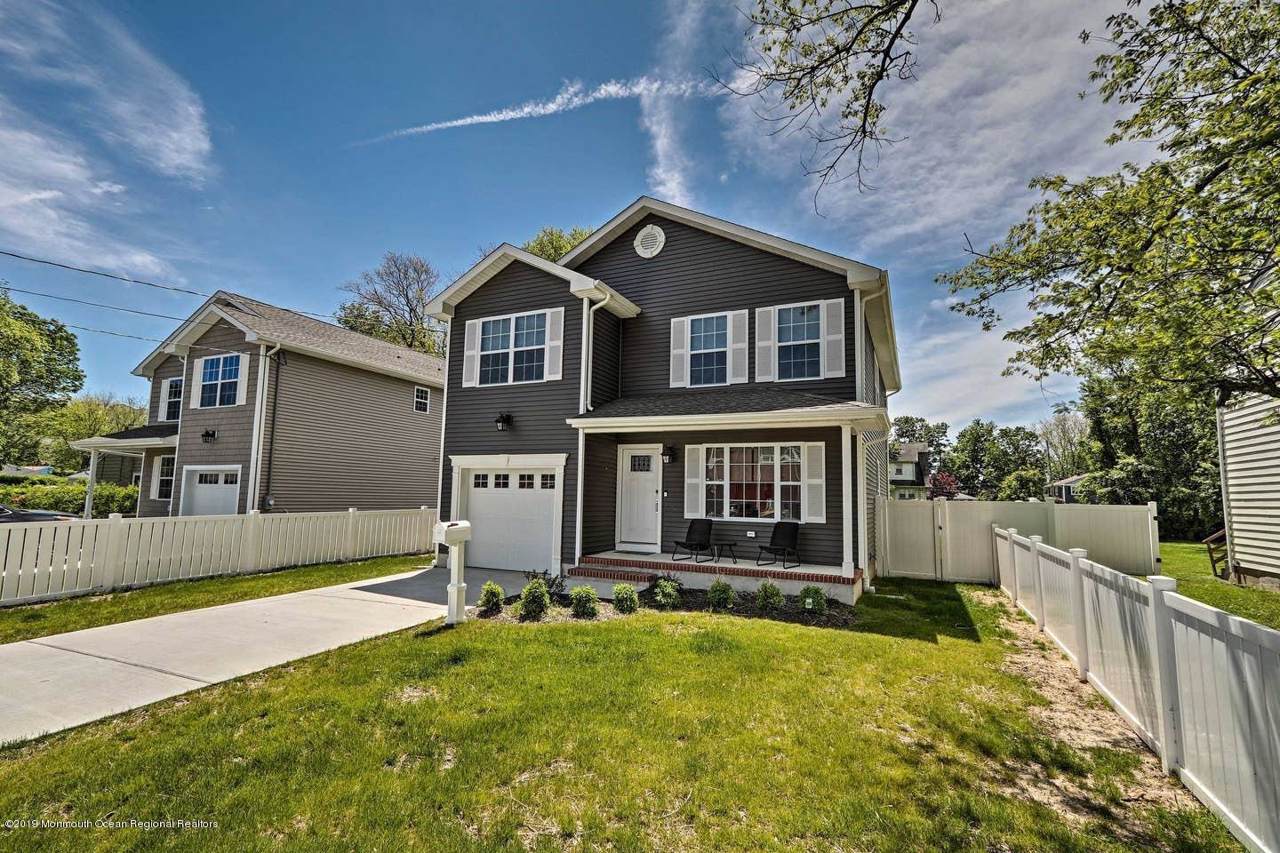 136 Chelton Avenue - Photo 1