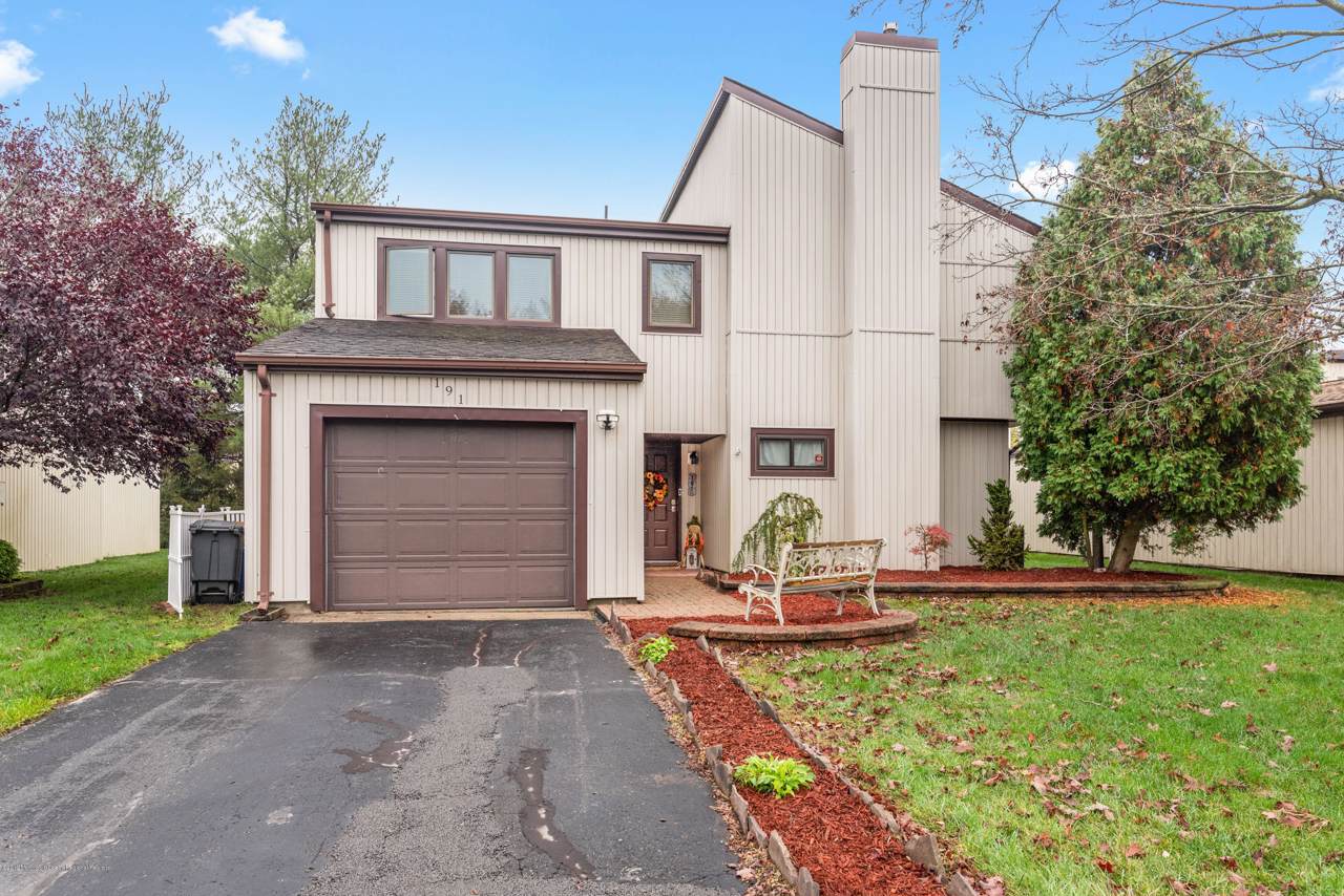 191 Community Circle - Photo 1