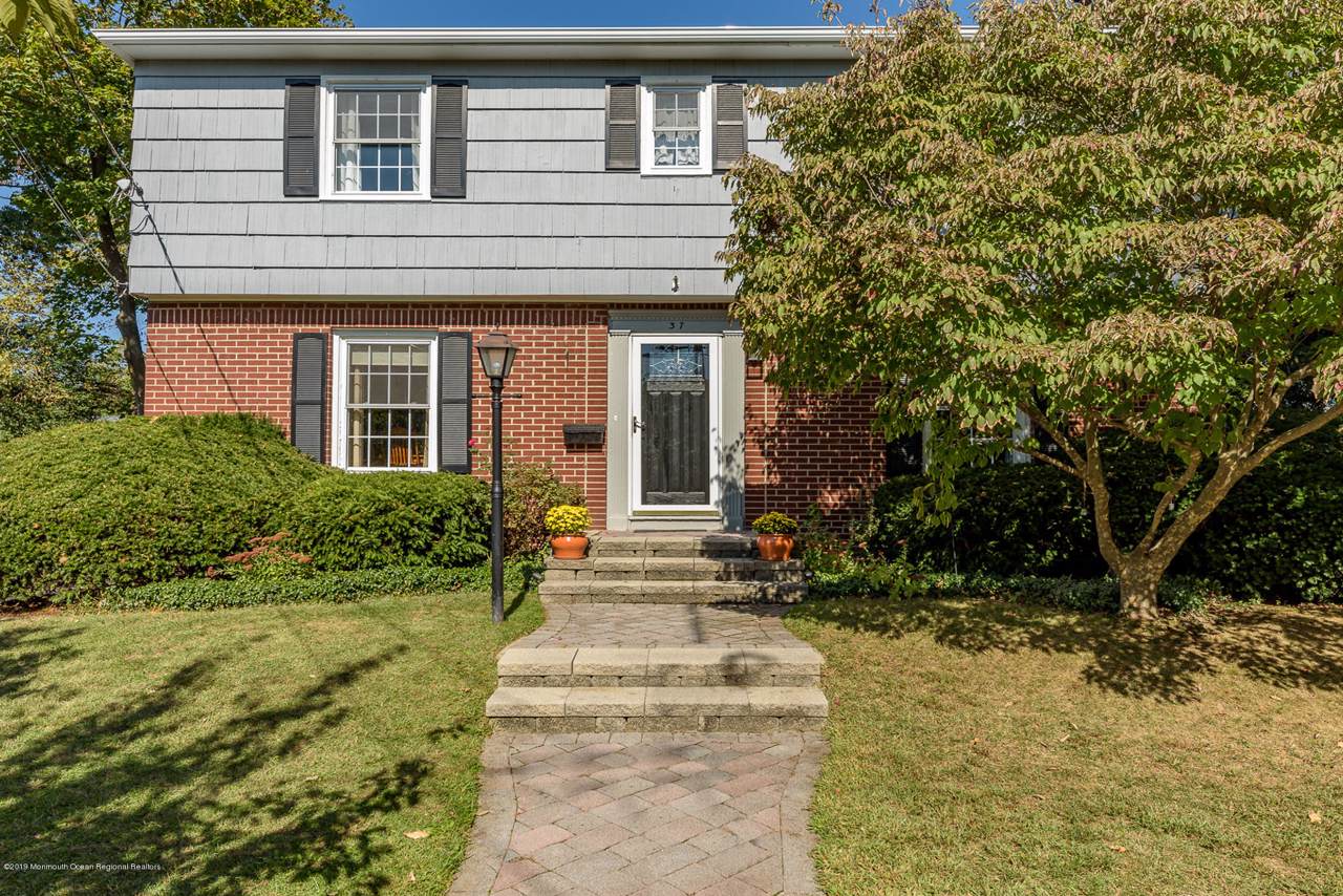 37 Edgemere Drive - Photo 1