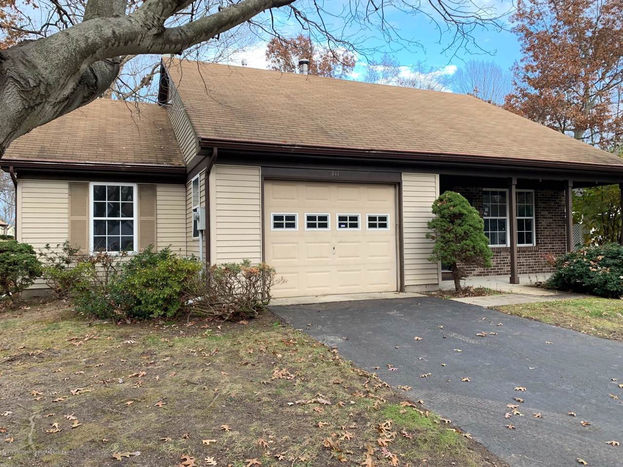 311 Gardenia Drive - Photo 1