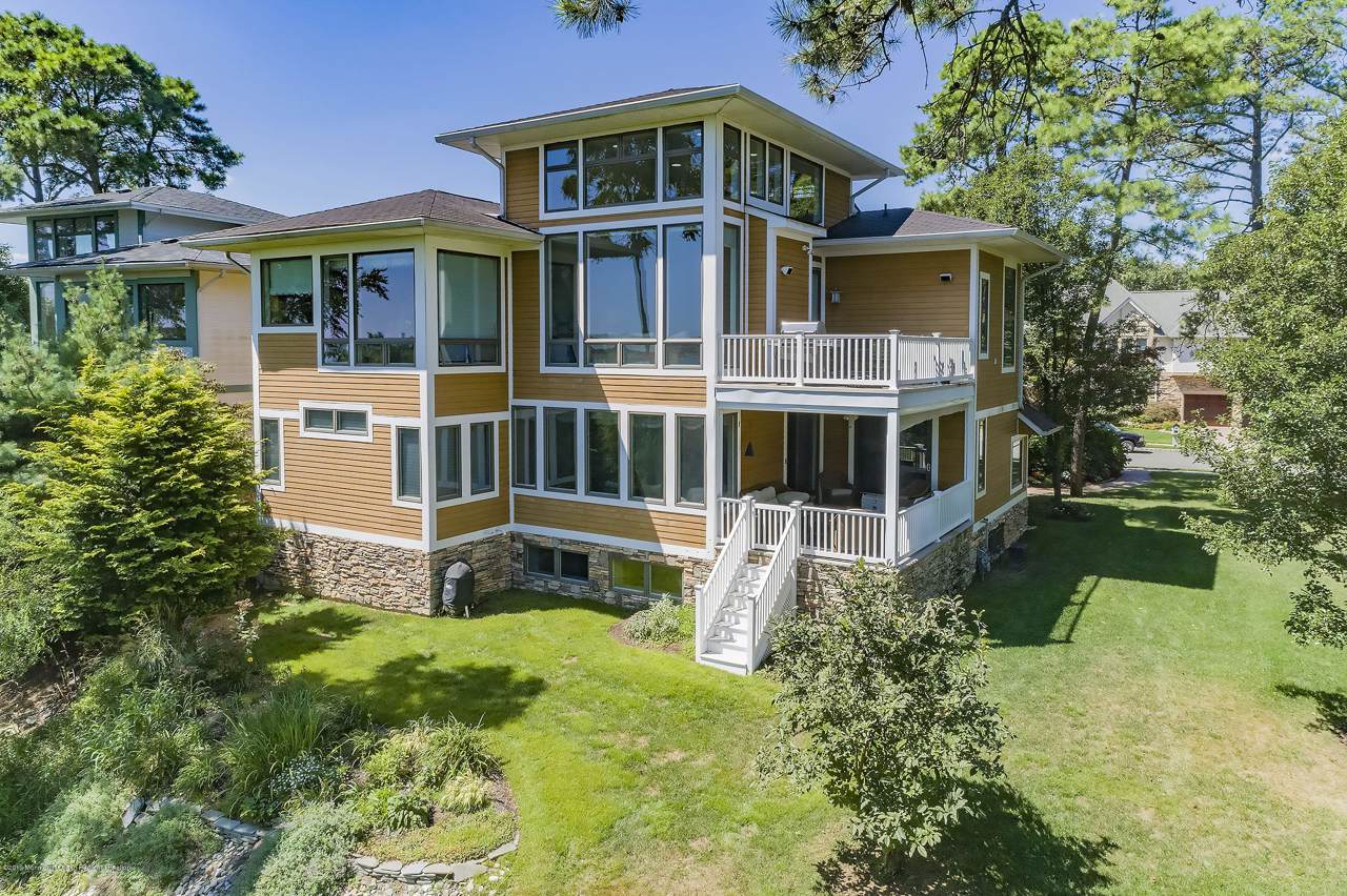 41 Robbins Street - Photo 1