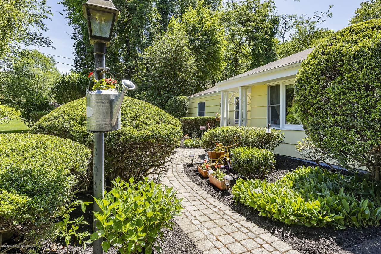144 Kings Highway - Photo 1