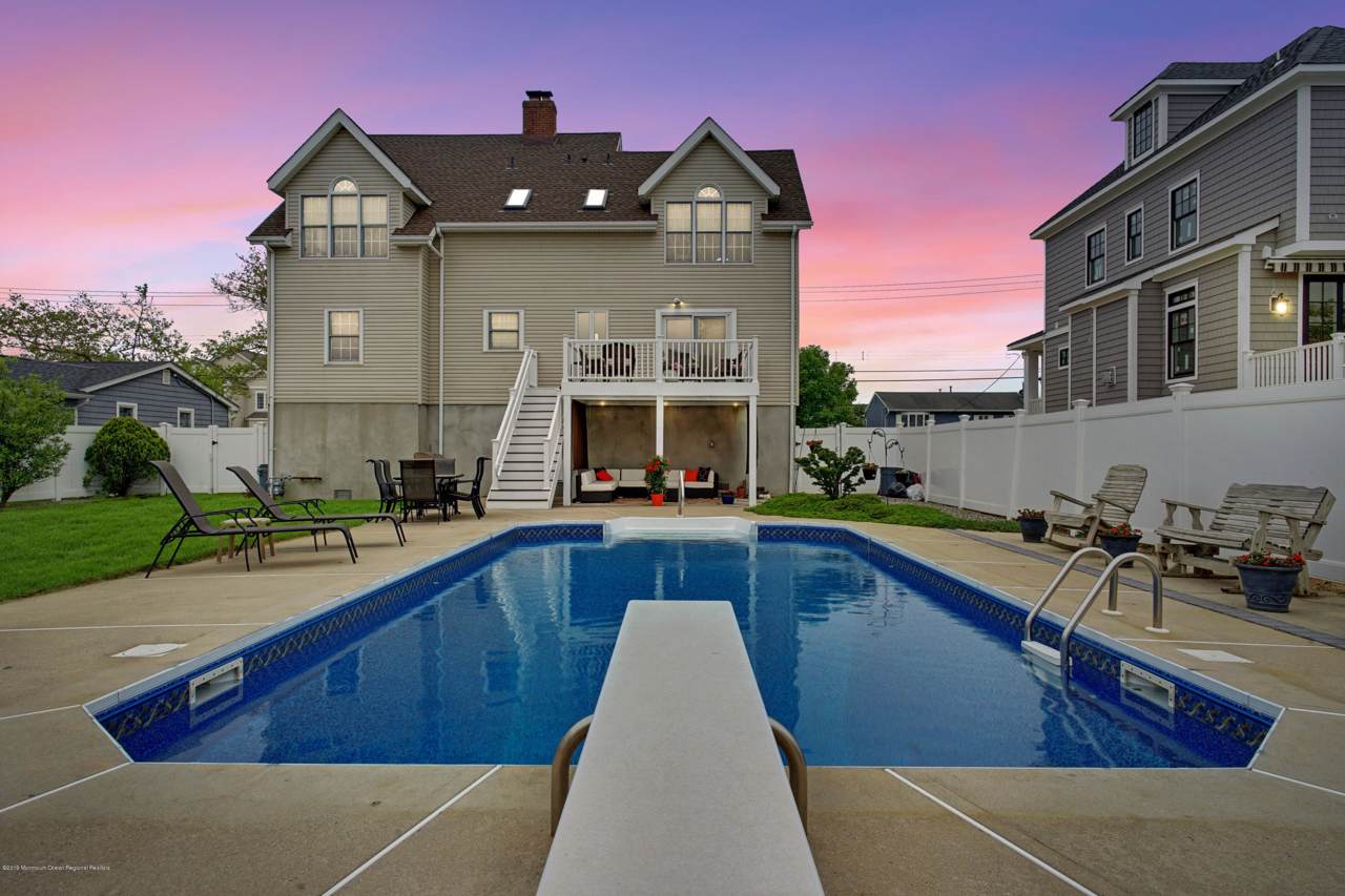 215 Philadelphia Avenue - Photo 1