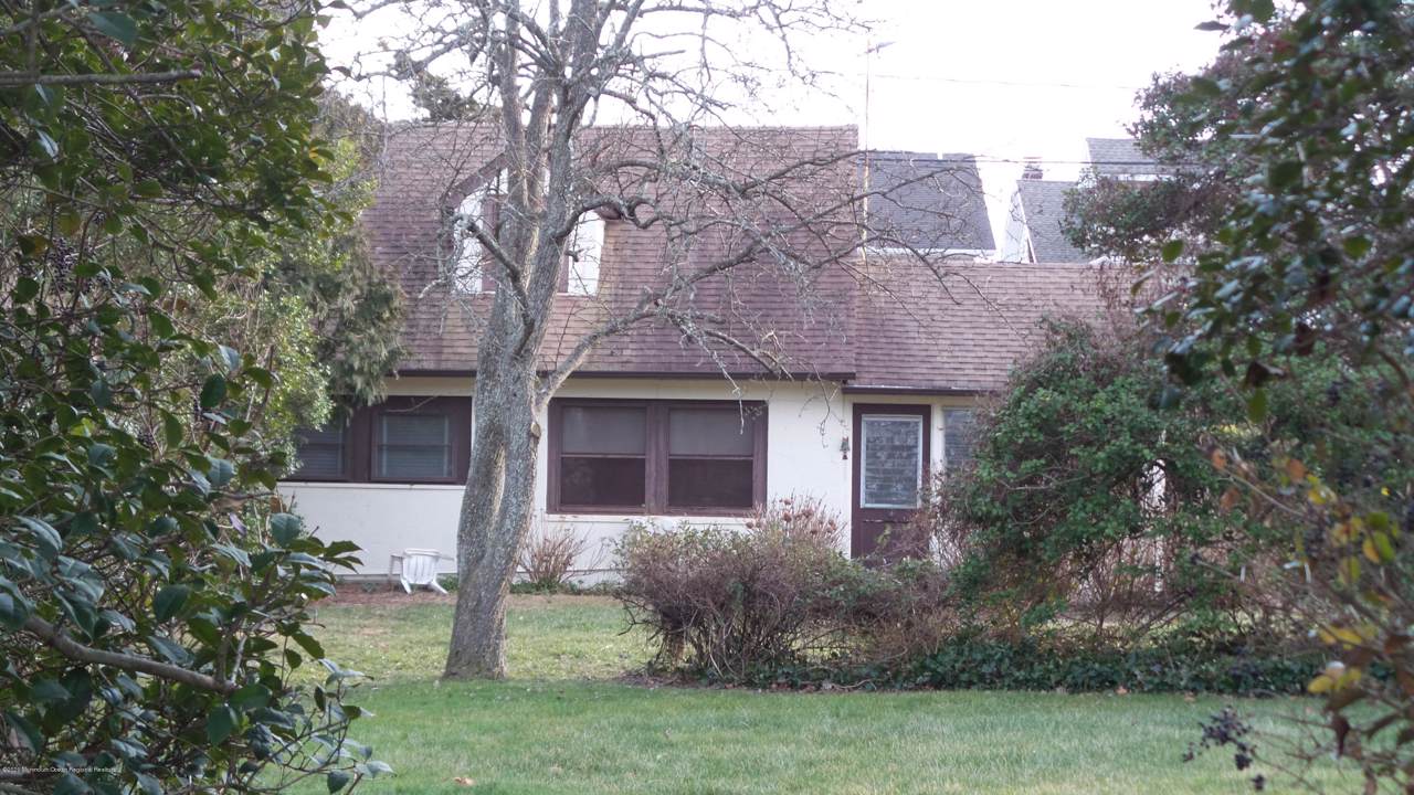 104 Parkway - Photo 1