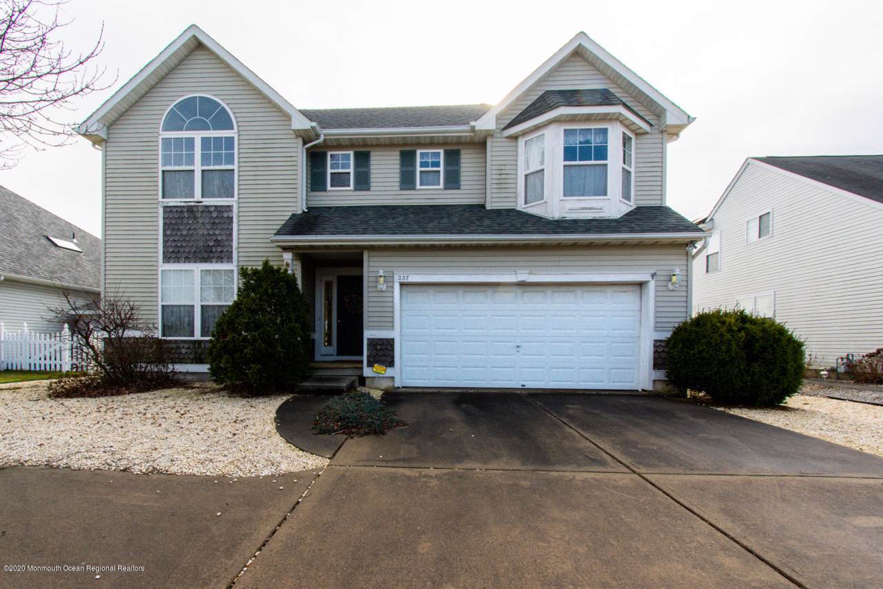 337 Bayview Avenue - Photo 1