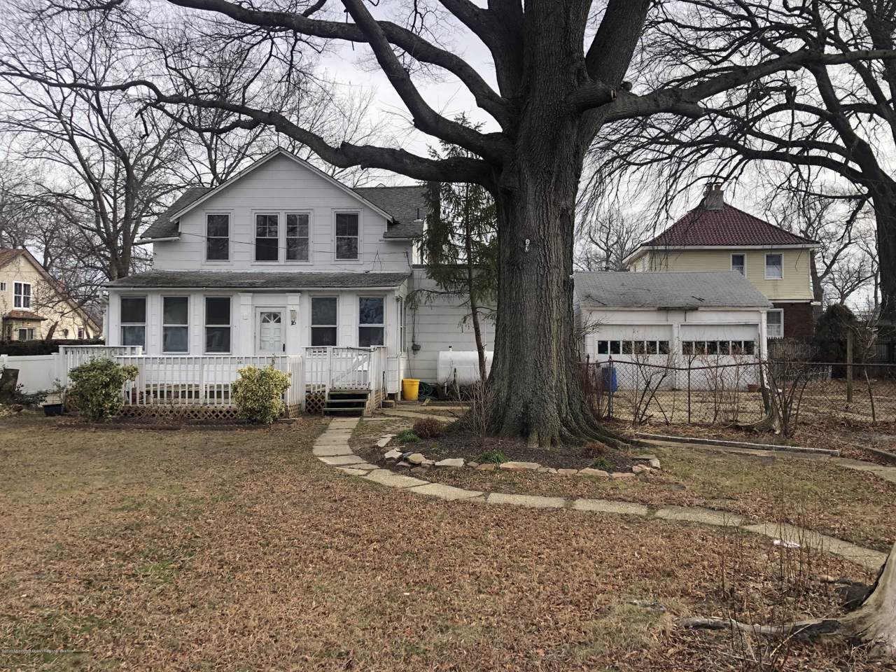 16 Willis Avenue - Photo 1
