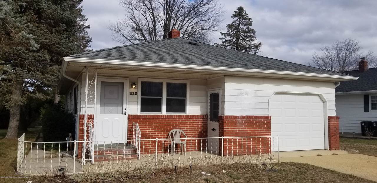320 Curacao Street - Photo 1