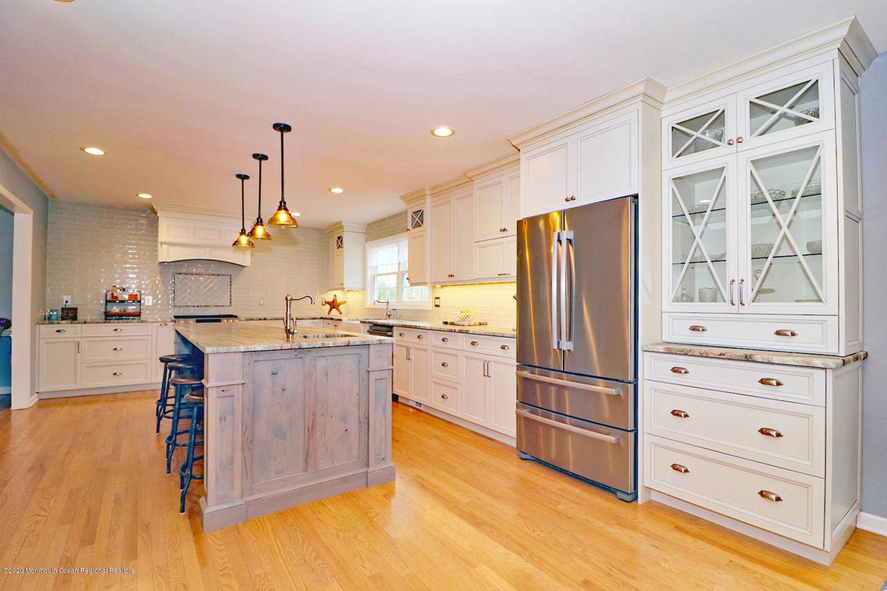 709 Cedar Avenue - Photo 1