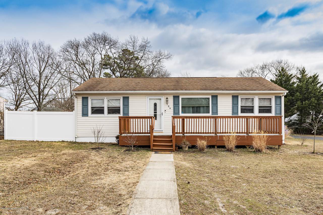 106 Meridian Drive - Photo 1