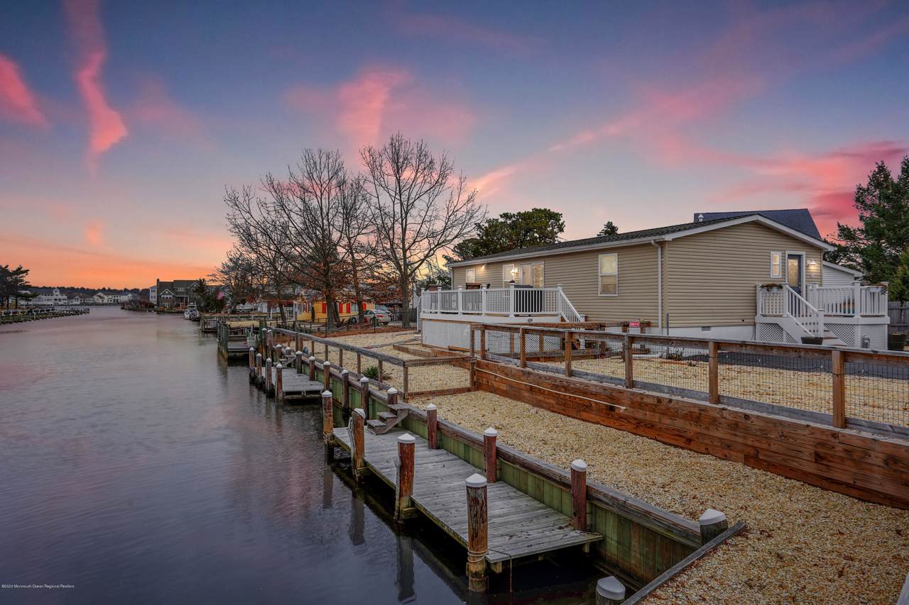 904 Beach Boulevard - Photo 1