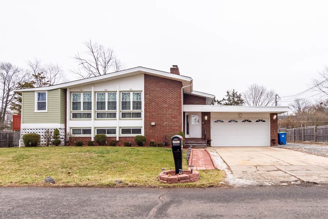 131 Hillcrest Avenue - Photo 1