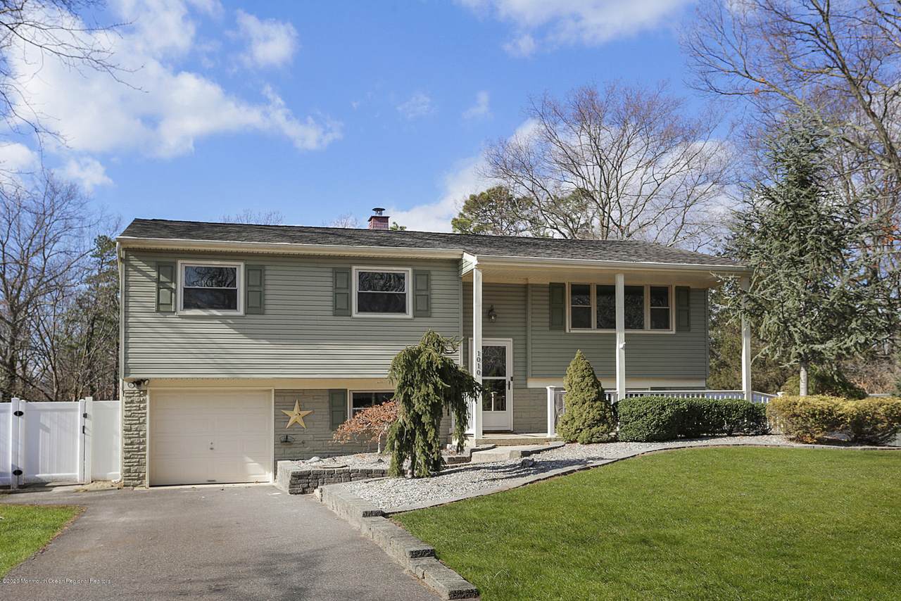 1010 Amethyst Drive - Photo 1