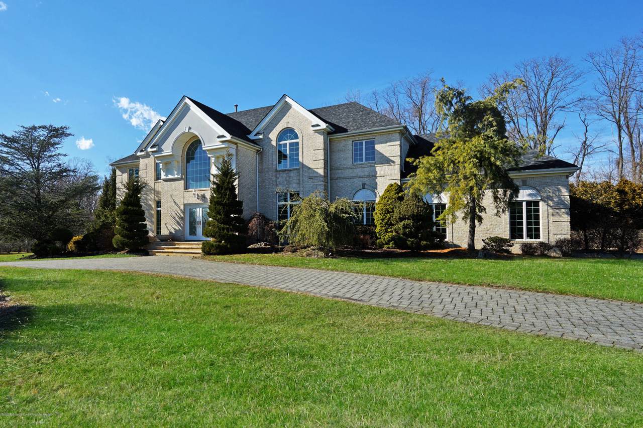 38 Blue Hills Drive - Photo 1