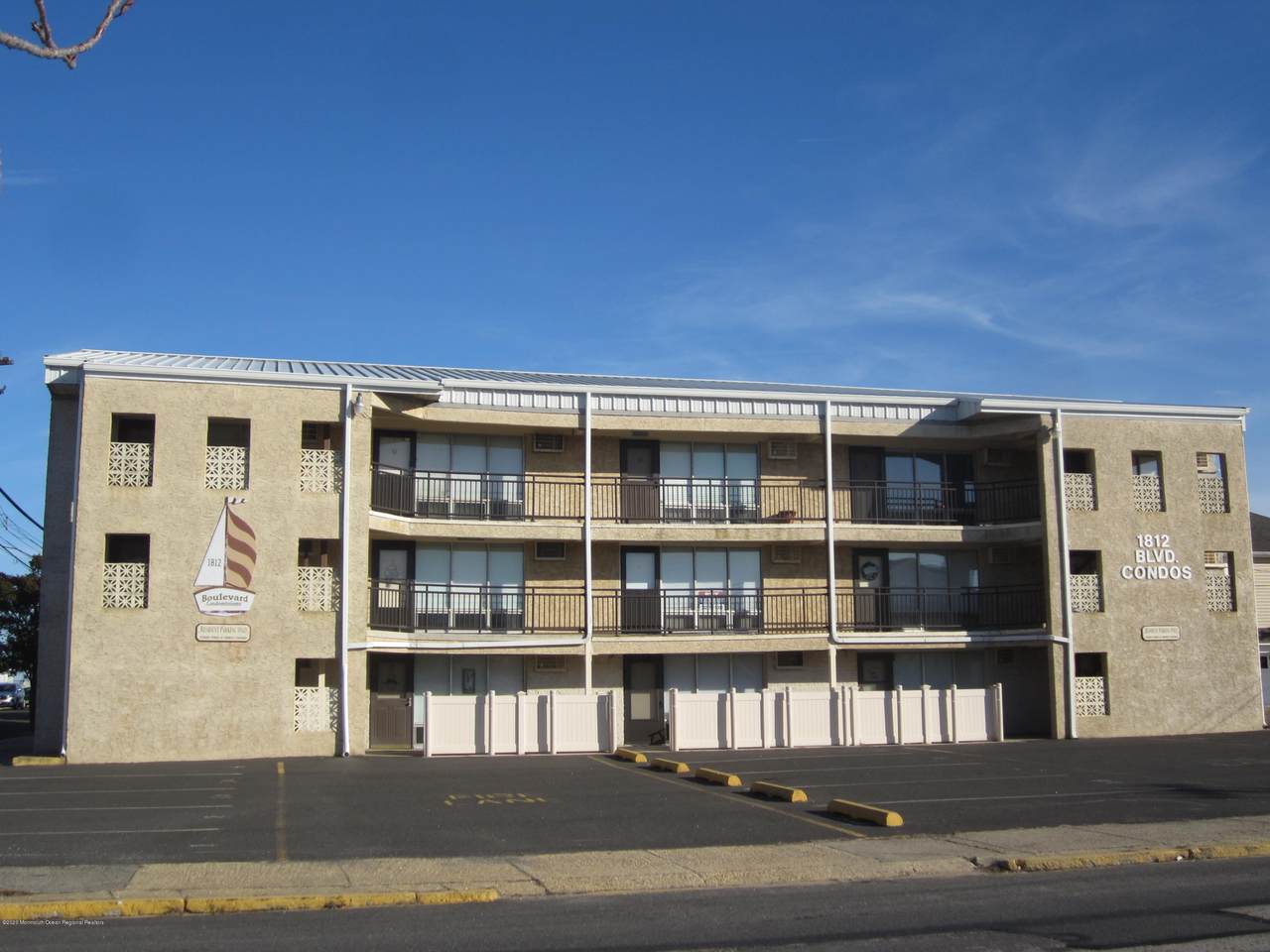 1810 Boulevard - Photo 1