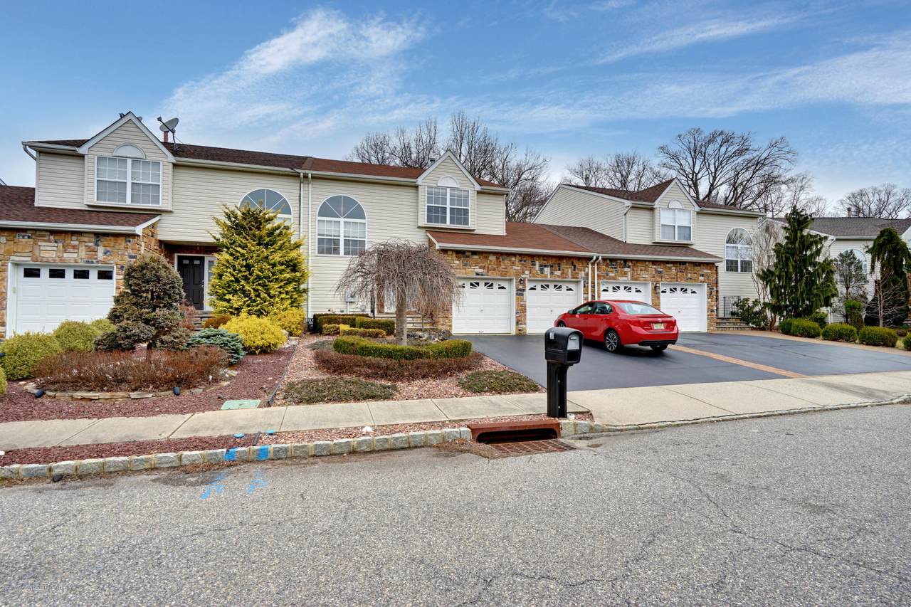 37 Kinglet Avenue - Photo 1