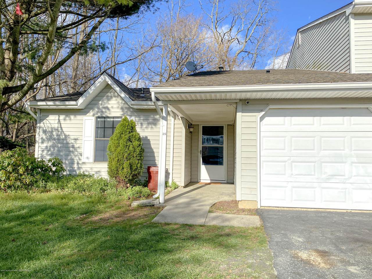 25 Farragut Square - Photo 1