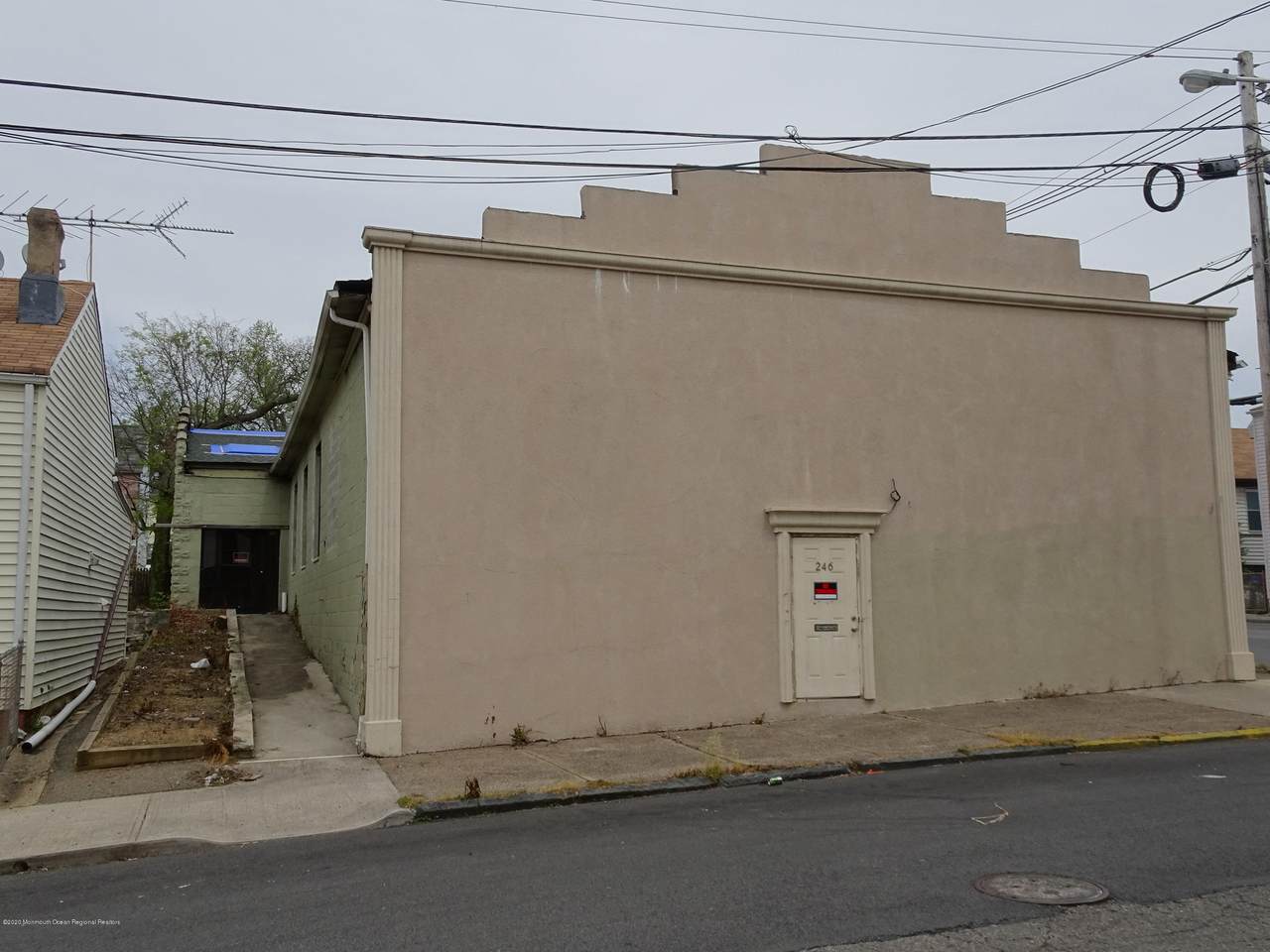 246 Paterson Avenue - Photo 1