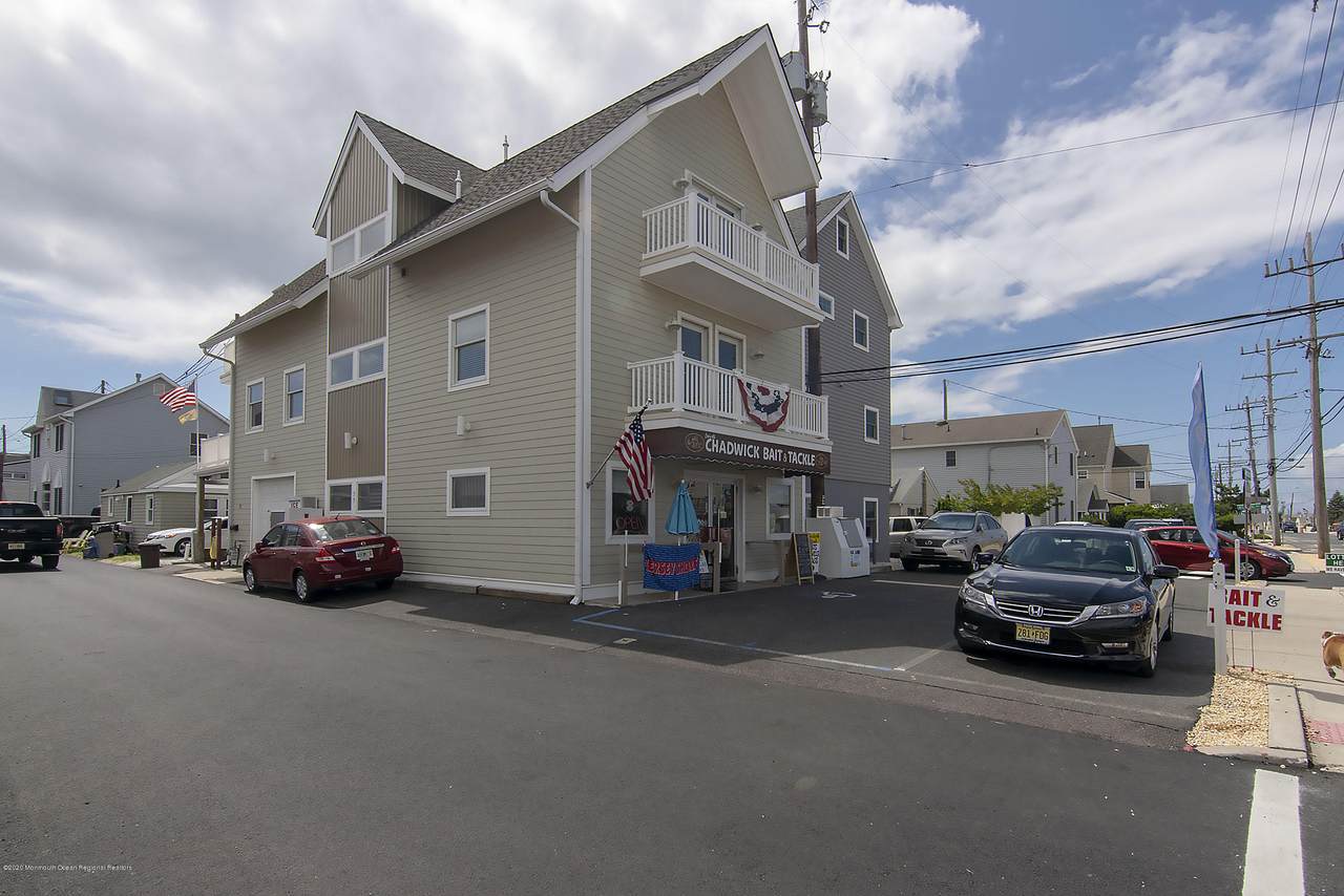73 Pacific Way - Photo 1