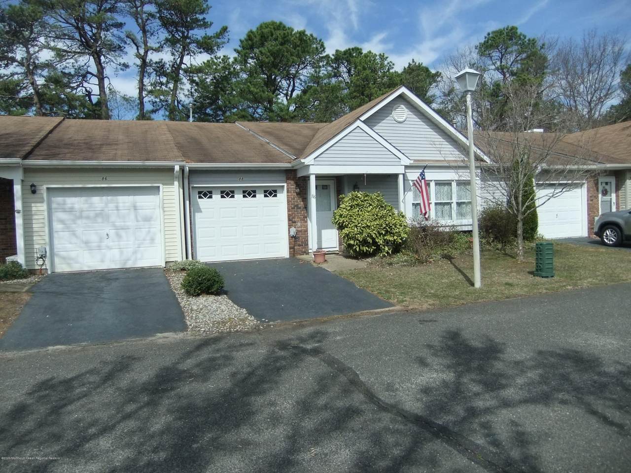 88 Chaucer Court - Photo 1