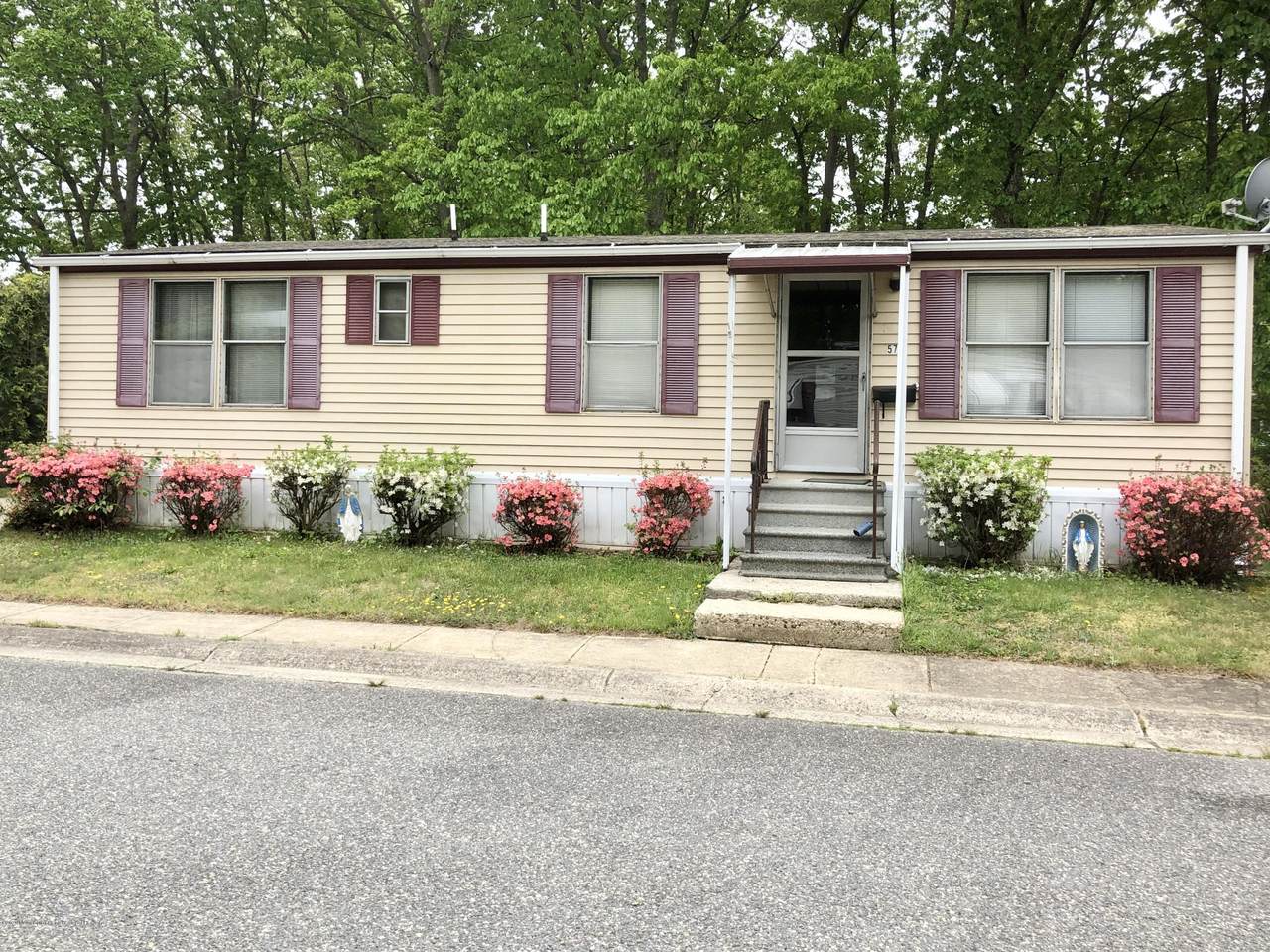 57 Douglas Drive - Photo 1