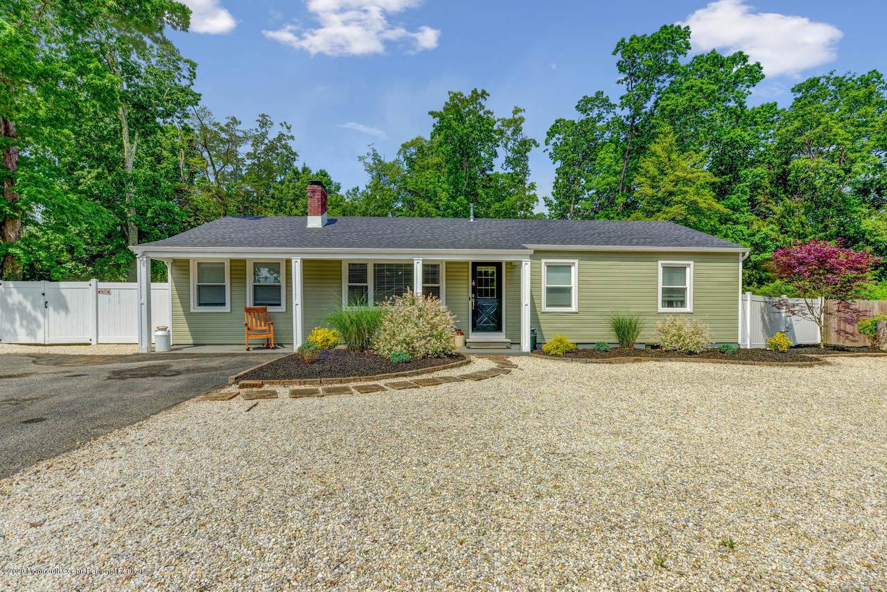 828 Bartlett Place - Photo 1