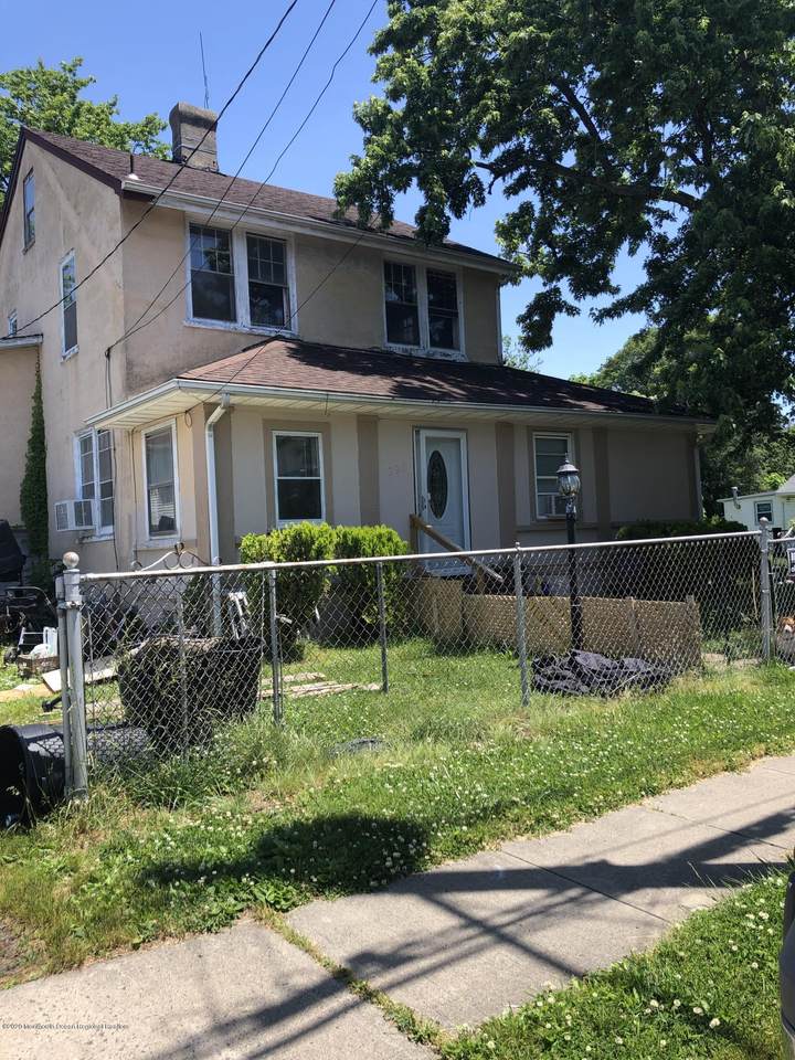 225 Shore Boulevard - Photo 1