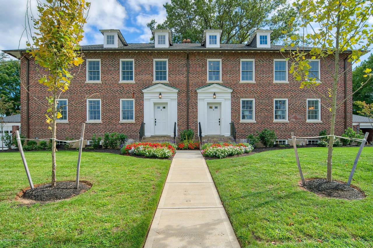 6 Russel Avenue - Photo 1