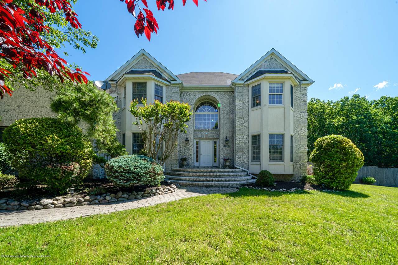 1912 Vincent Court - Photo 1