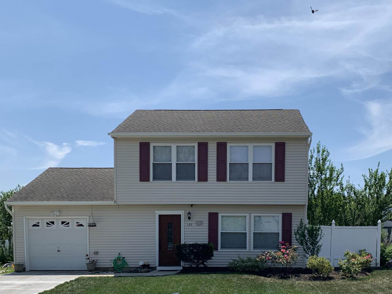 135 Windward Drive - Photo 1