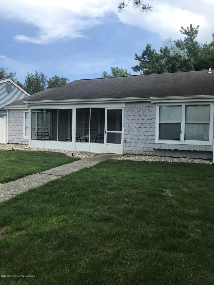 864B Liverpool Circle - Photo 1