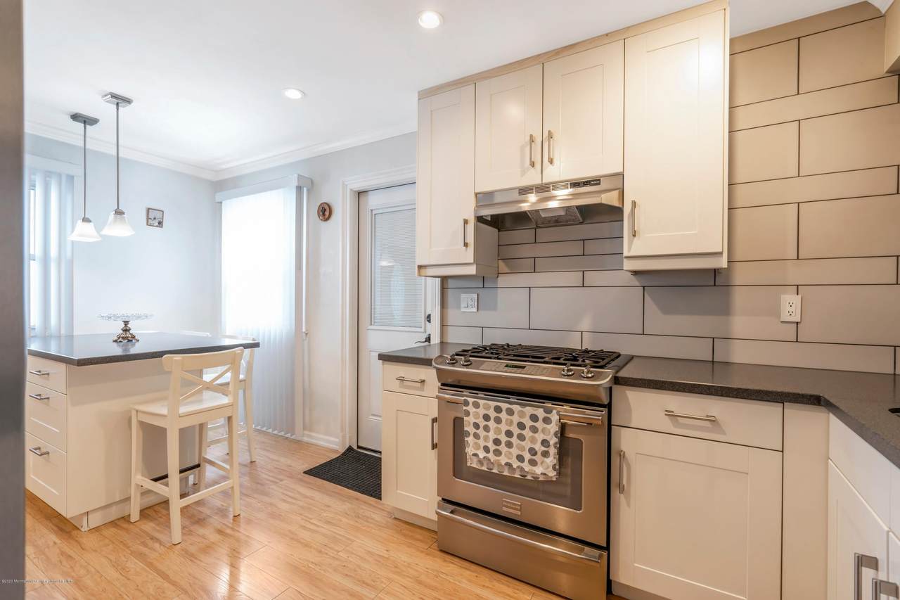 4 Whitman Court - Photo 1
