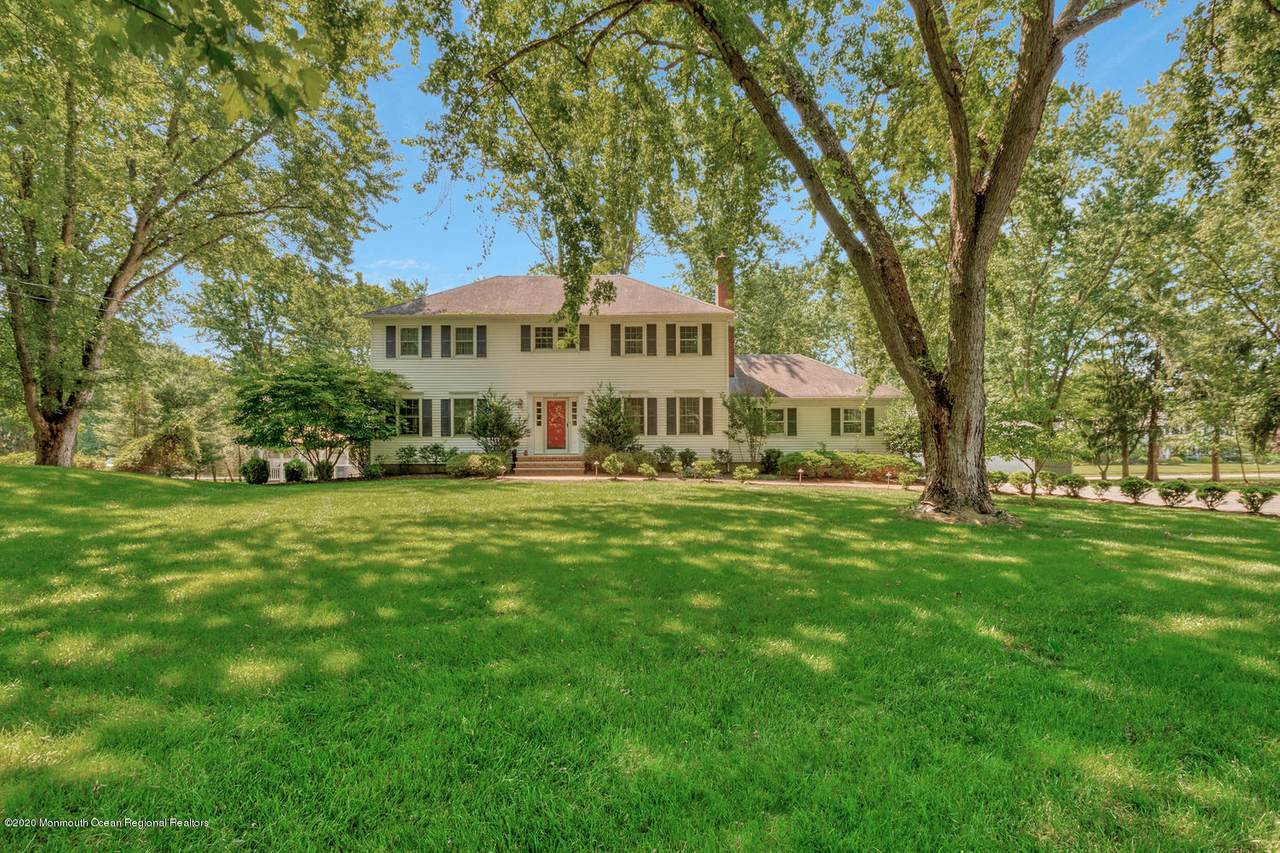 17 Algonquin Road - Photo 1