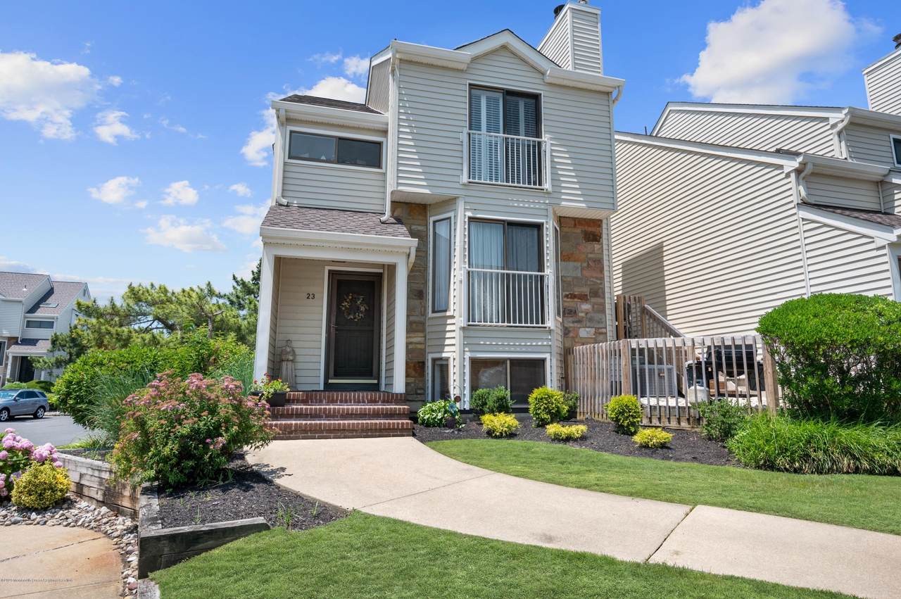 580 Patten Avenue - Photo 1