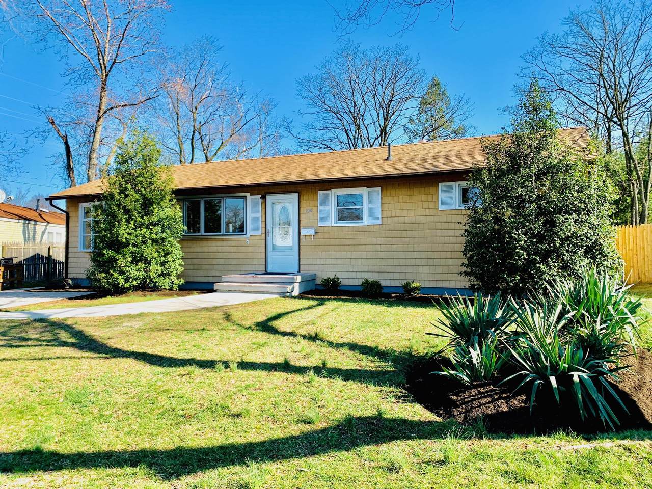 104 Lakeland Drive - Photo 1