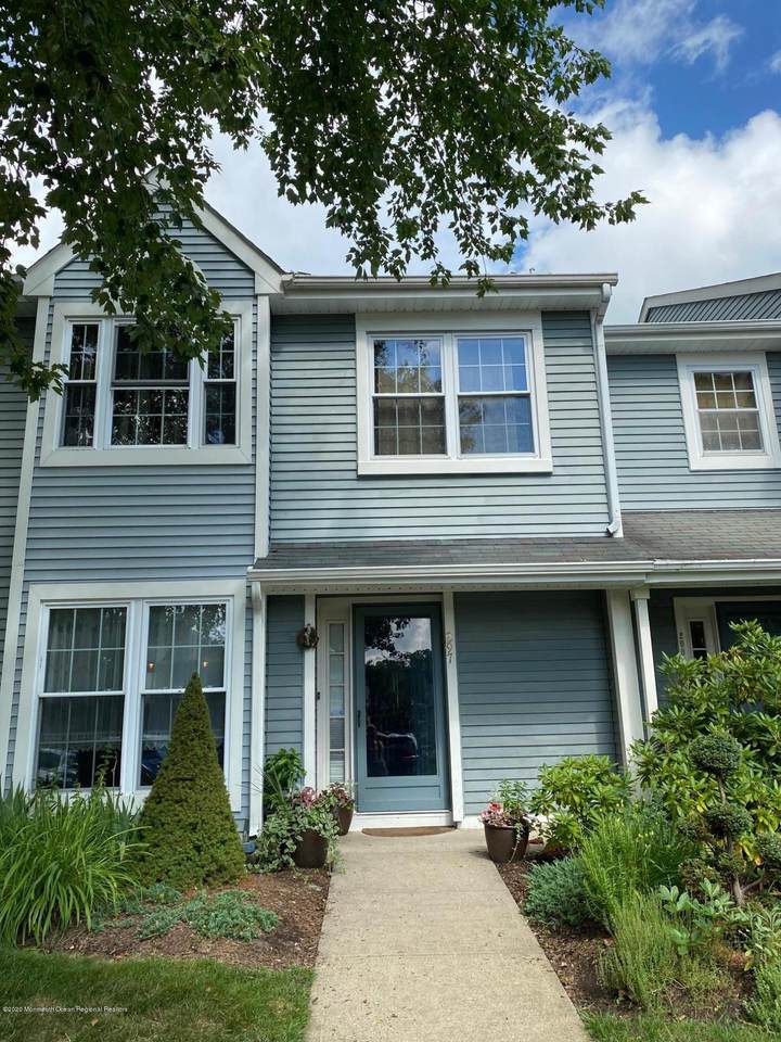 297 Elmwood Court - Photo 1