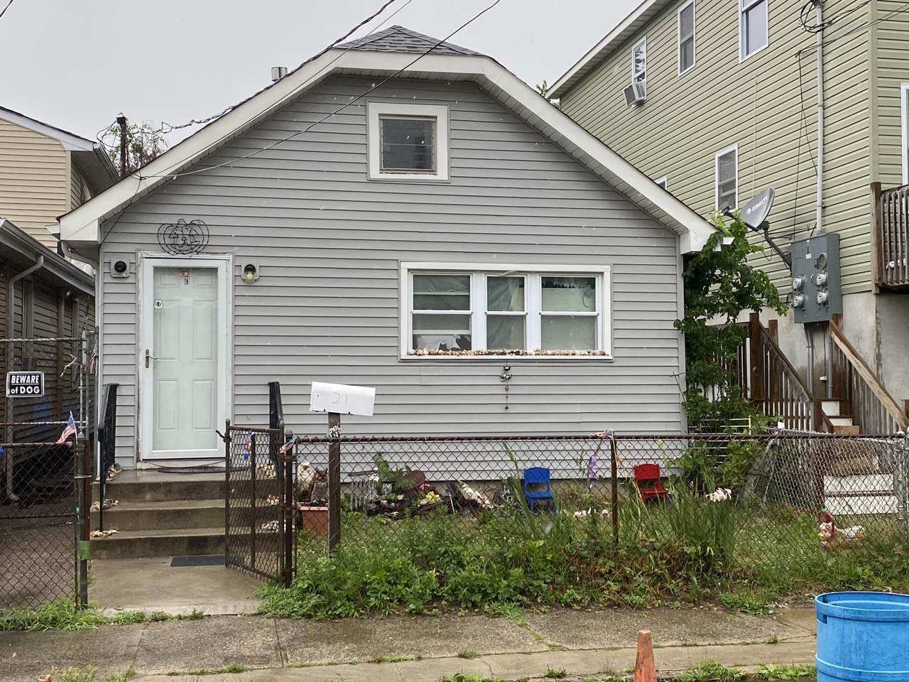 21 Pineview Avenue - Photo 1