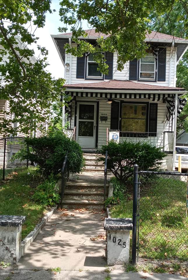 1025 1st Avenue - Photo 1
