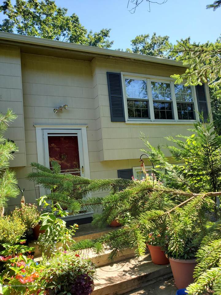 8 Oak Drive - Photo 1