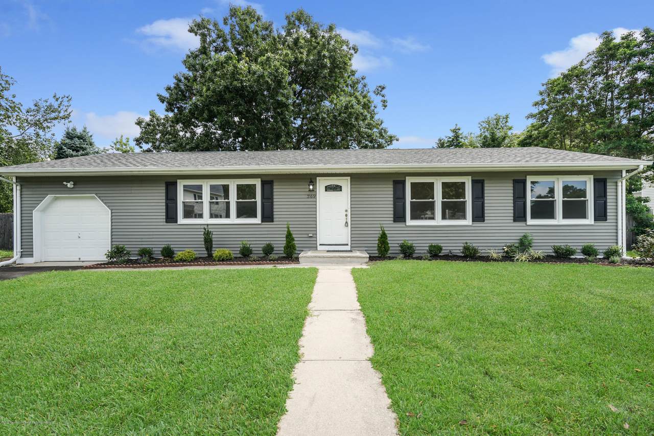 396 Earl Drive - Photo 1