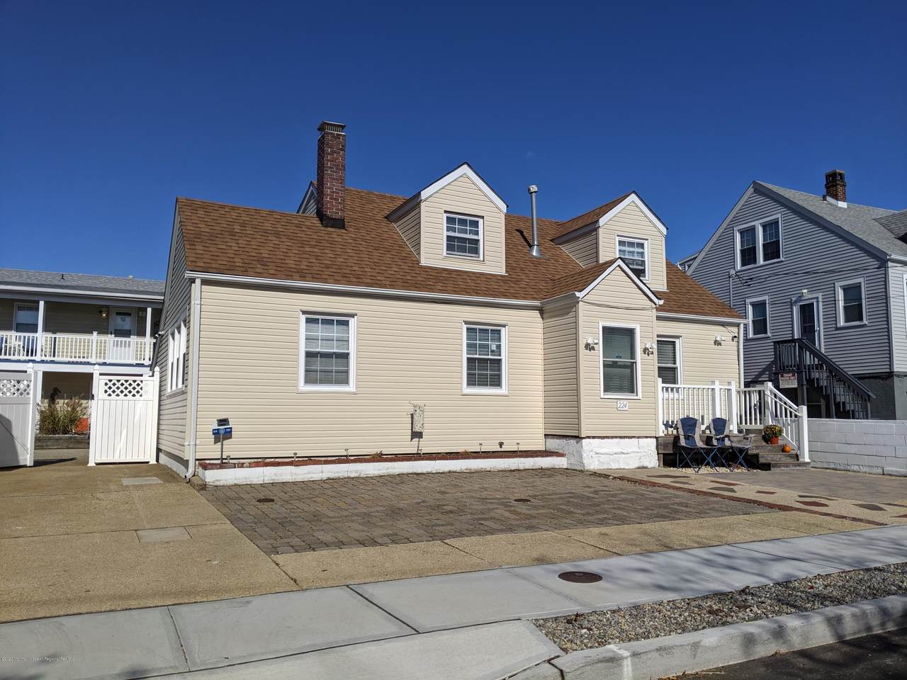 224 Blaine Avenue - Photo 1
