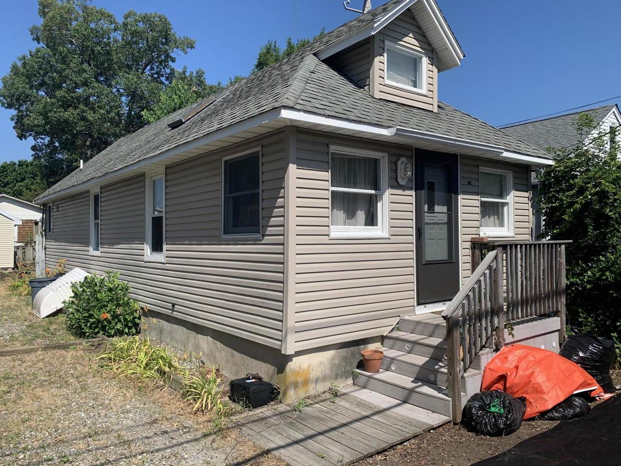 510 Narragansette Avenue - Photo 1