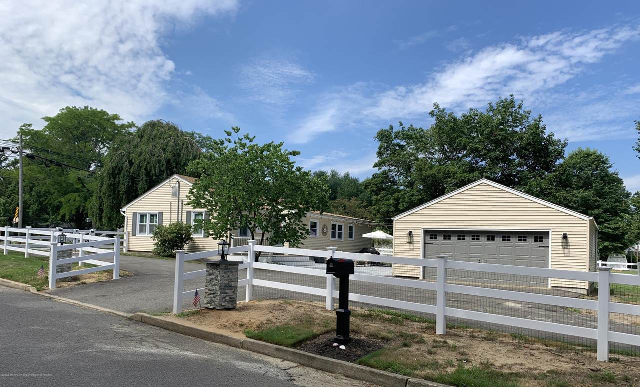 831 Nutswamp Road - Photo 1